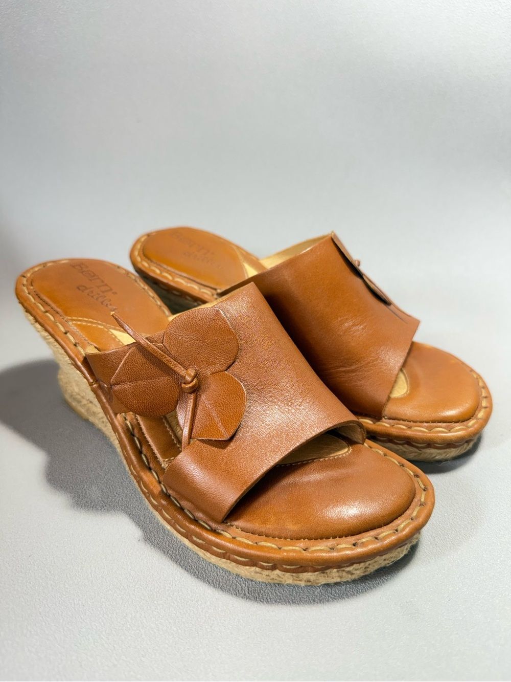 BORN Bonita Tan Leather Jute Wrapped Wedge Slide Sandals